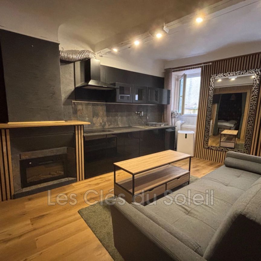 Location appartement studio 23 m² Hyères - Photo 1