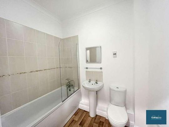 Calver Close, Penryn, TR10 - Photo 1