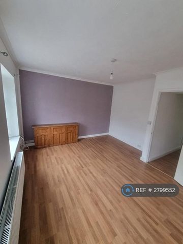 2 bedroom maisonette to rent - Photo 5