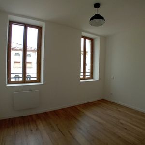 A LOUER CENTRE SIGEAN T2 ENTIEREMENT RENOVE - Photo 3