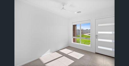 Stunning New Family Home - Photo 4