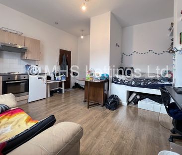 1 Bedroom Bedsit for rent in Midland Road - Photo 5