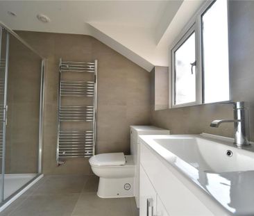 2 bedroom semi-detached house to rent - Photo 5