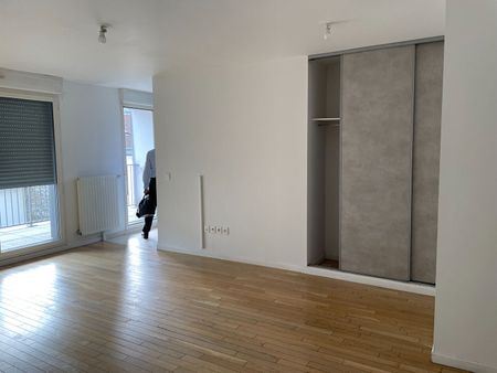 Location Appartement 3 pièces 61m² - Photo 2