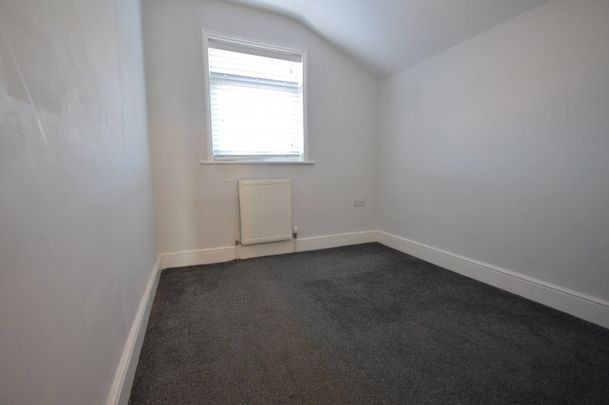3 bedroom terraced house - Photo 1