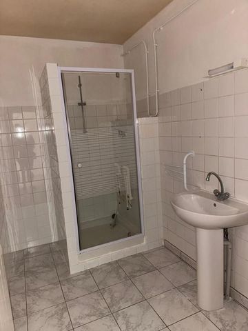 Location Appartement 2 pièces 78m² ROBIAC ROCHESSADOULE 30160 - Photo 3