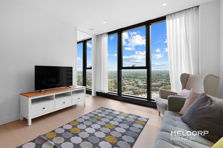 STYLISH APARTMENT IN THE CBD - FURNISHED - Photo 2