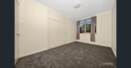 2 Bedder in Vibrant St Kilda - Endless Possibilities Await! - Photo 2