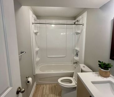 For Lease - 1385 Hunter Street, Innisfil, Ontario - Photo 4