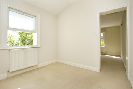 3 bedroom terraced house to rent - Photo 4