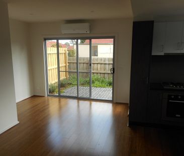 Light & Bright Two Bedroom Townhouse - Photo 3