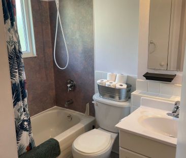 For Lease - 4918 Leitrim Road Unit# Unit B, Carlsbad Springs, Ontario - Photo 1