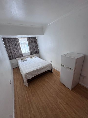 Room in a Shared House, Atherton Road, E7 - Photo 3