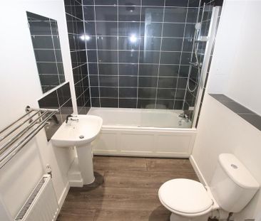 1 bedroom penthouse to rent - Photo 2