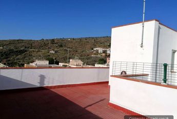 *Se alquila en Guia de Isora casa de de 2 dormitorios