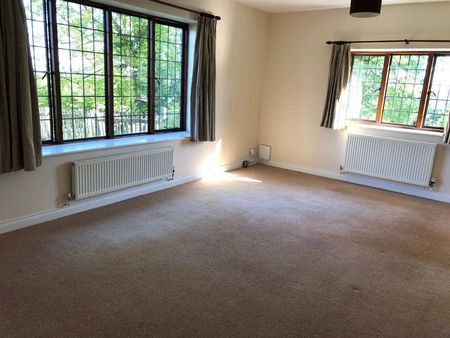 2 bedroom character property to rent - Photo 5