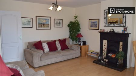 Room for rent in 2-bedroom apartment in Swords in Dublin - Photo 2