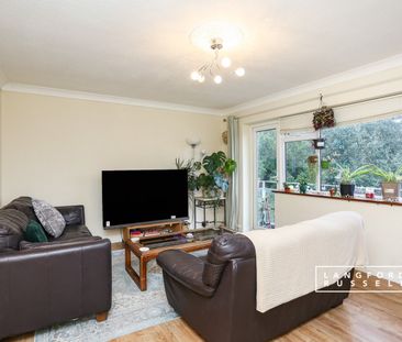 Flat to rent - Southend Road, Beckenham, BR3 - Photo 2