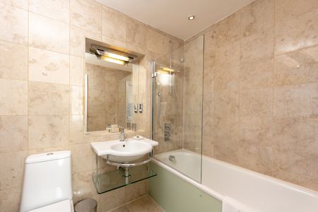 Premium three double-bedroom apartment on Prince of Wales Terrace, Kensington, London W8 - Photo 5
