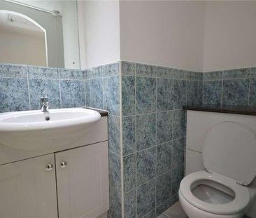 Stonefield Close, Eastleaze, Swindon, Wiltshire, SN5 - Photo 2