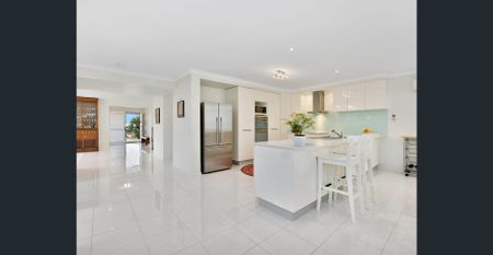 Spacious Four-Bedroom Home in a Prime Beachside Location - Photo 5