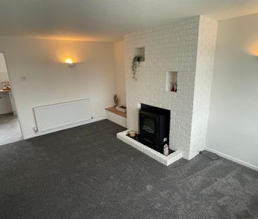 3 bedroom end of terrace house to rent - Photo 2