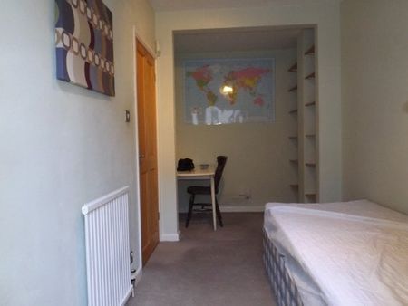 Great Southsea Street, Southsea - Photo 2