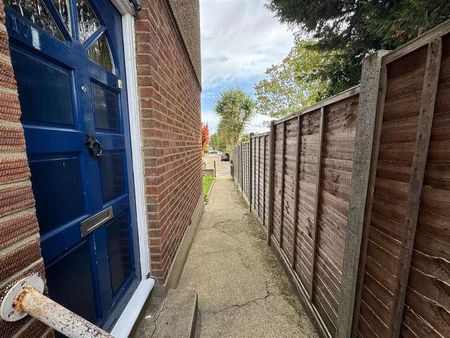 Berry Close, London, N21 - Photo 4