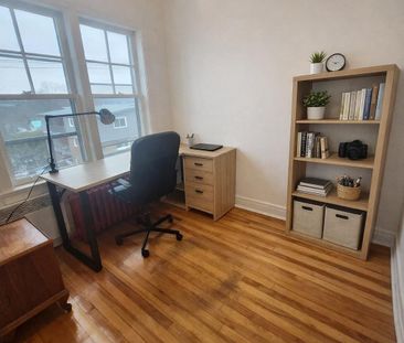 Immeuble - 180 Rue Du CEGEP Grand 4 ½ à Louer – Près Du Cégep De Sh... - Photo 1