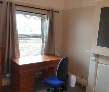 6 bedroom house - Photo 1