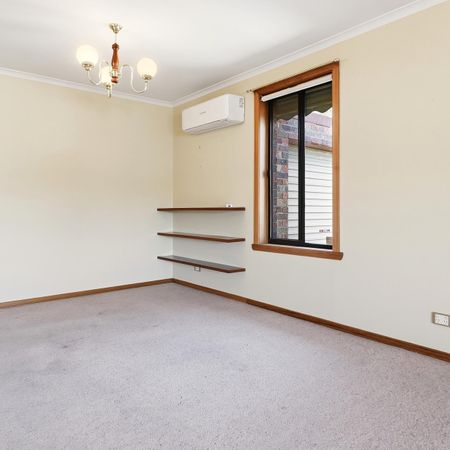 HOME FOR RENT IN WERRIBEE - Photo 2