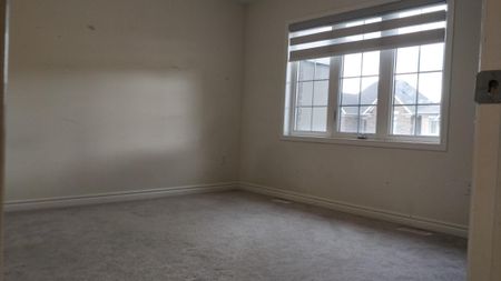 For Lease - 15 Affusion Road, Brampton, Ontario - Photo 2