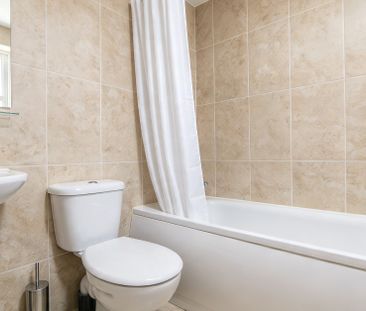 Room in a Shared House, John Maurice Close, SE17 - Photo 4