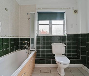 4 bedroom detached house to rent - Photo 3