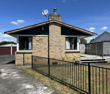 Family home on Uenuku Street - Photo 3