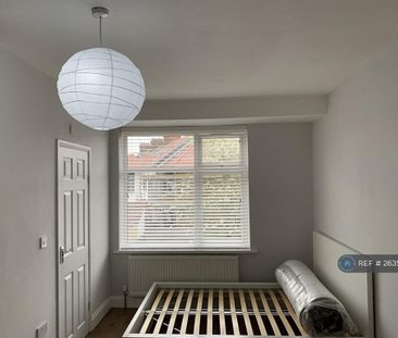 1 bedroom in a house share to rent - Photo 6