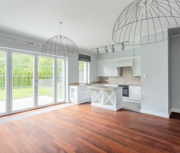 Funkcjonalny dom w sąsiedztwie Lasu Kabackiego - Zdjęcie 5