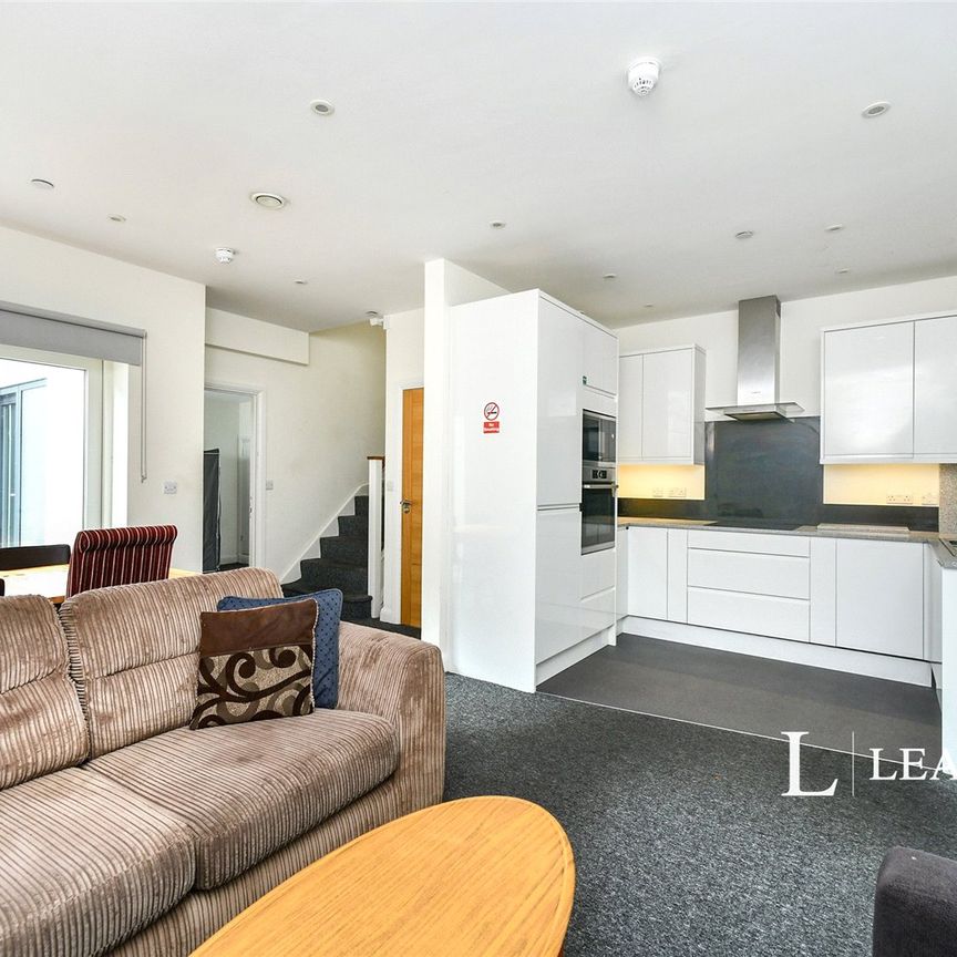 3 bedroom house to rent Chestnut Close, Princes Road, Brighton, BN2 - Photo 1