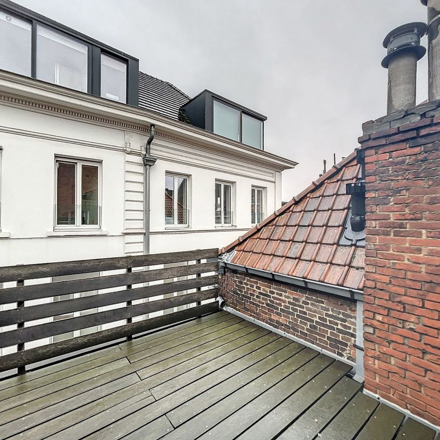 Charmant bemeubeld appartement met groot zongericht terras - Photo 1