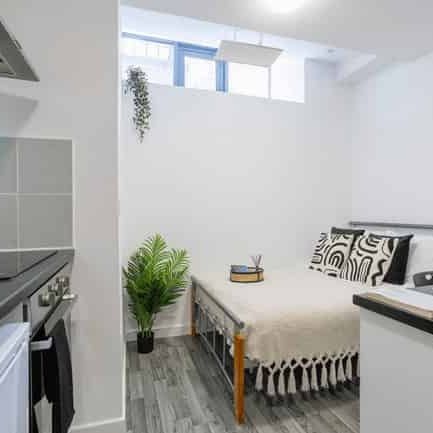 Bronze Studio - Photo 1