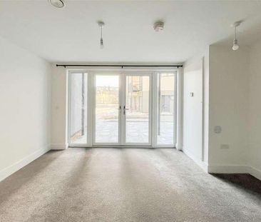 Martin Court, Hastings - Photo 2