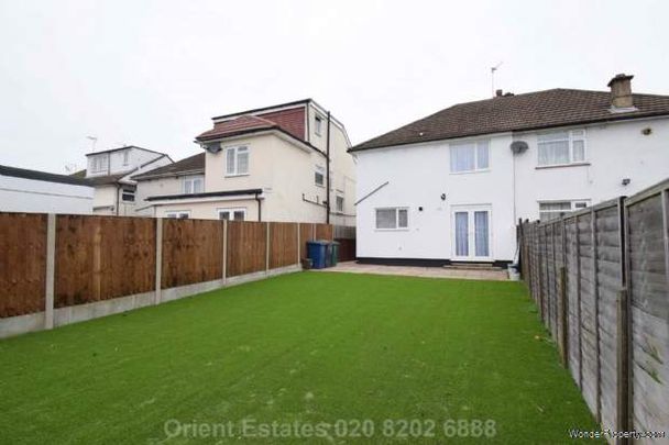 3 bedroom property to rent in London - Photo 1