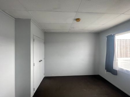 Charming 3-Bedroom Home - Photo 5