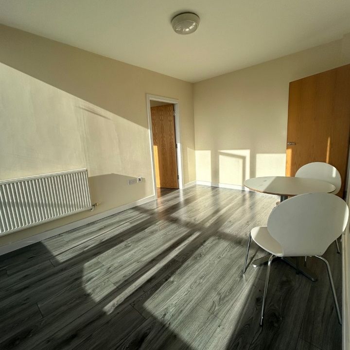 2 Bed Flat, Bridport Street, L3 - Photo 1