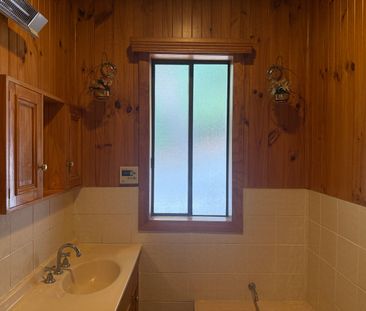 Conveniently Located 3 Bedroom Home - Photo 6