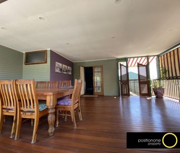 Discover your ideal home in the sought-after suburb of Aspley! Situ... - Photo 3