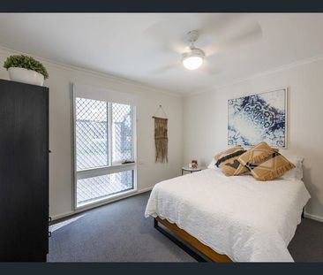 Refreshed 3 bedroom home - Photo 2