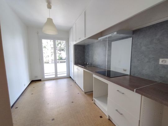 Appartement 3 pièces 84m2 MARSEILLE 10EME 851 euros - Photo 1