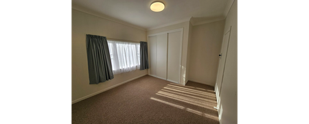 Character with all mod cons! Central location. - Photo 4