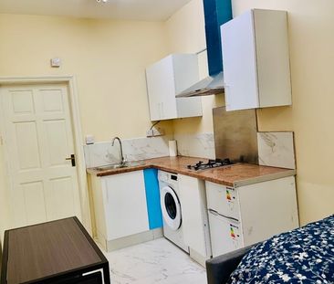 Studio Flat, Goodmayes Avenue, IG3 - Photo 2
